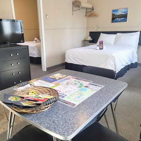 Lido Motel Radium Hot Springs Εξωτερικό φωτογραφία