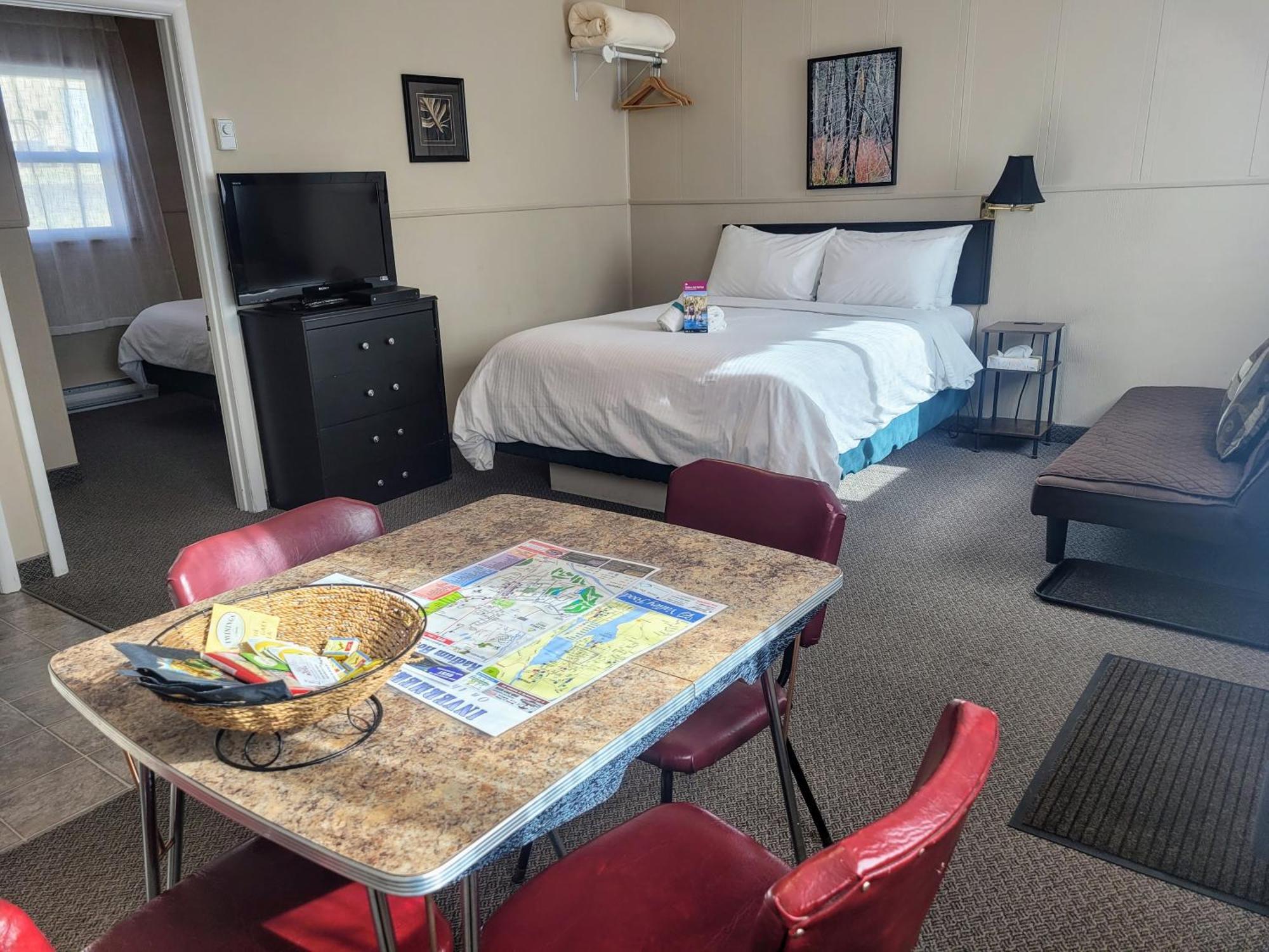 Lido Motel Radium Hot Springs Εξωτερικό φωτογραφία